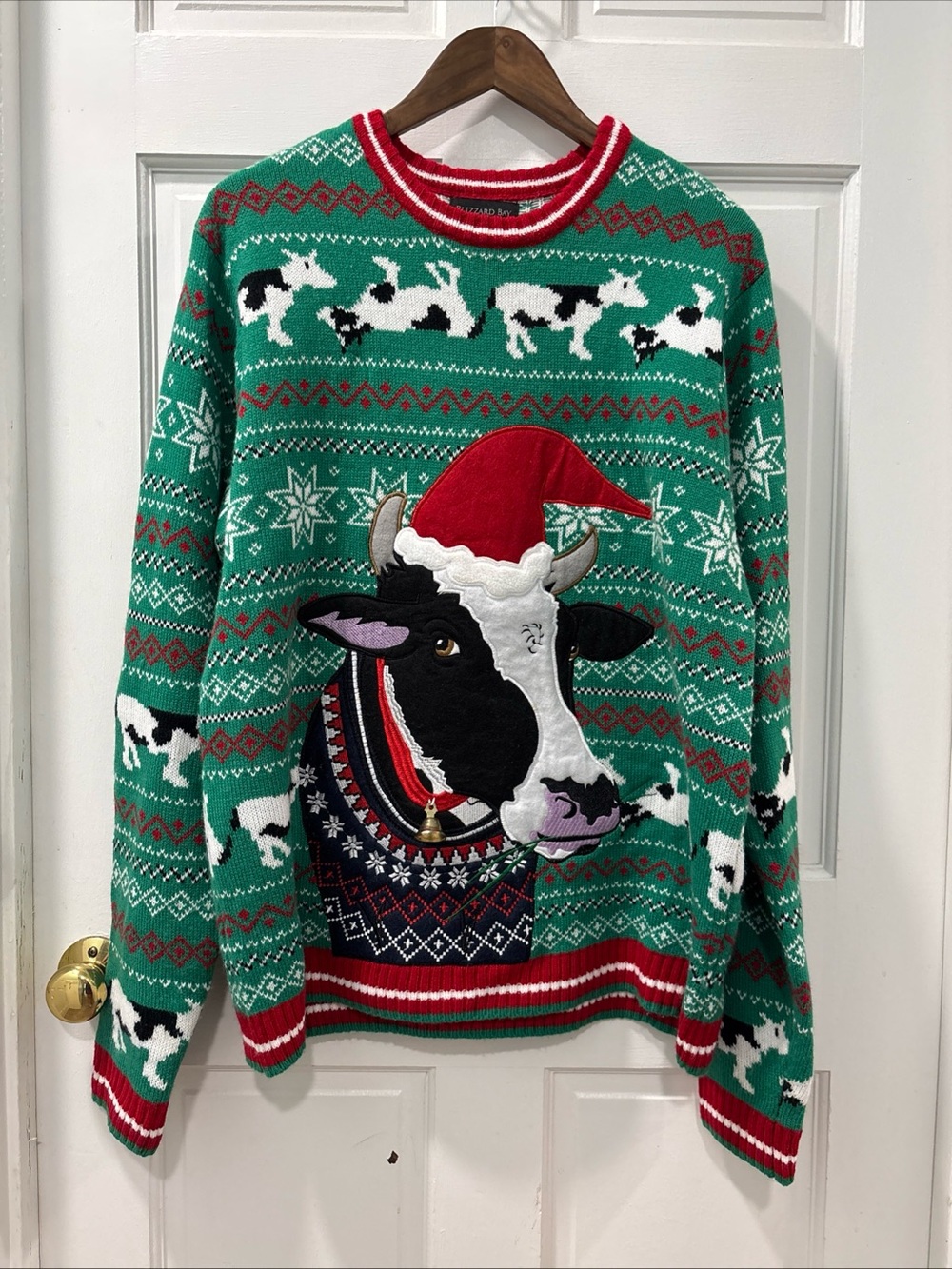 Blizzard Bay Unisex Christmas Sweater Size Xl Santa Cow Appliqué With Bell EUC